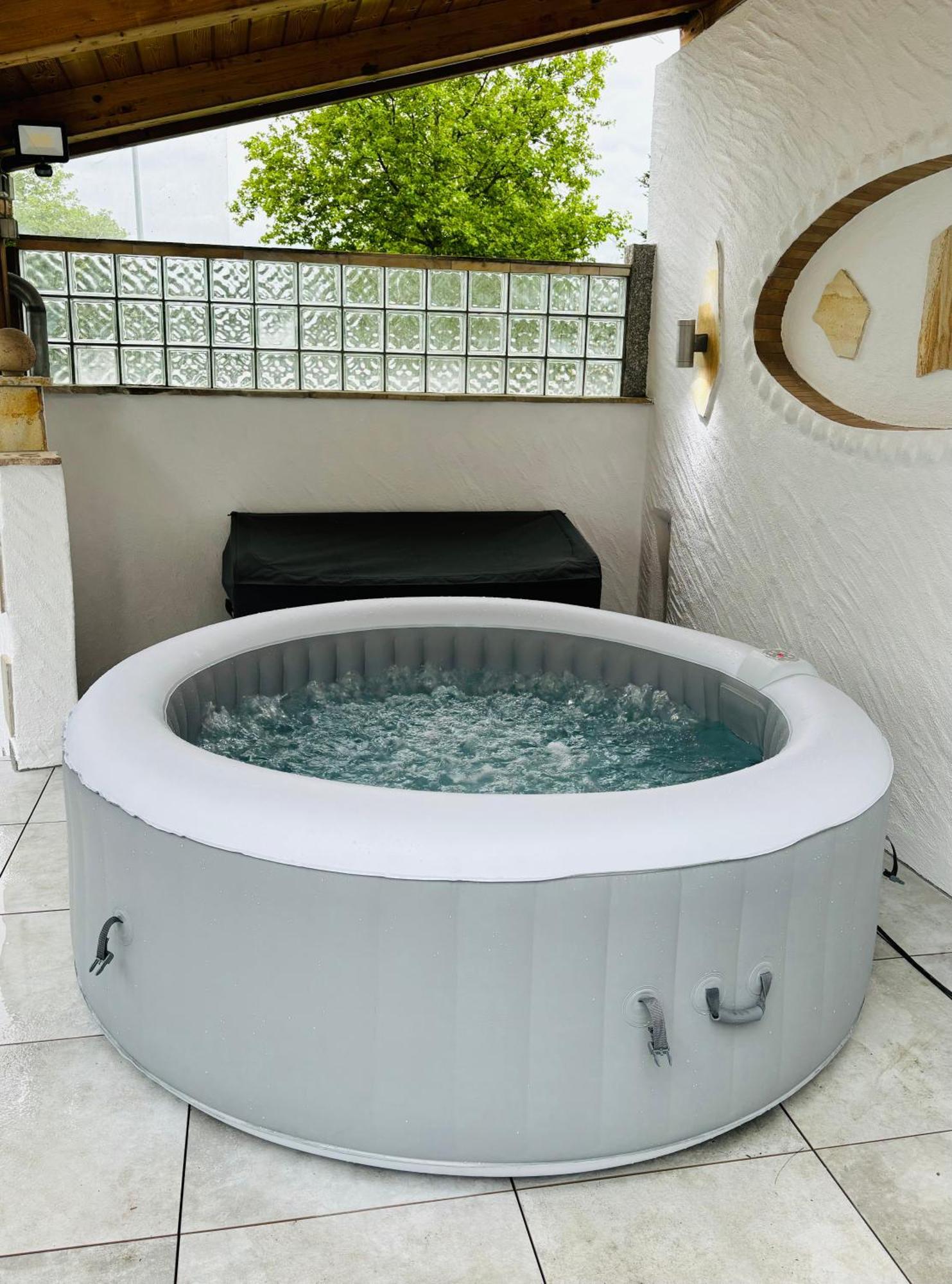 Jacuzzi Terrasse 55' Tv Kueche Regendusche Lägenhet Bad Bellingen Exteriör bild