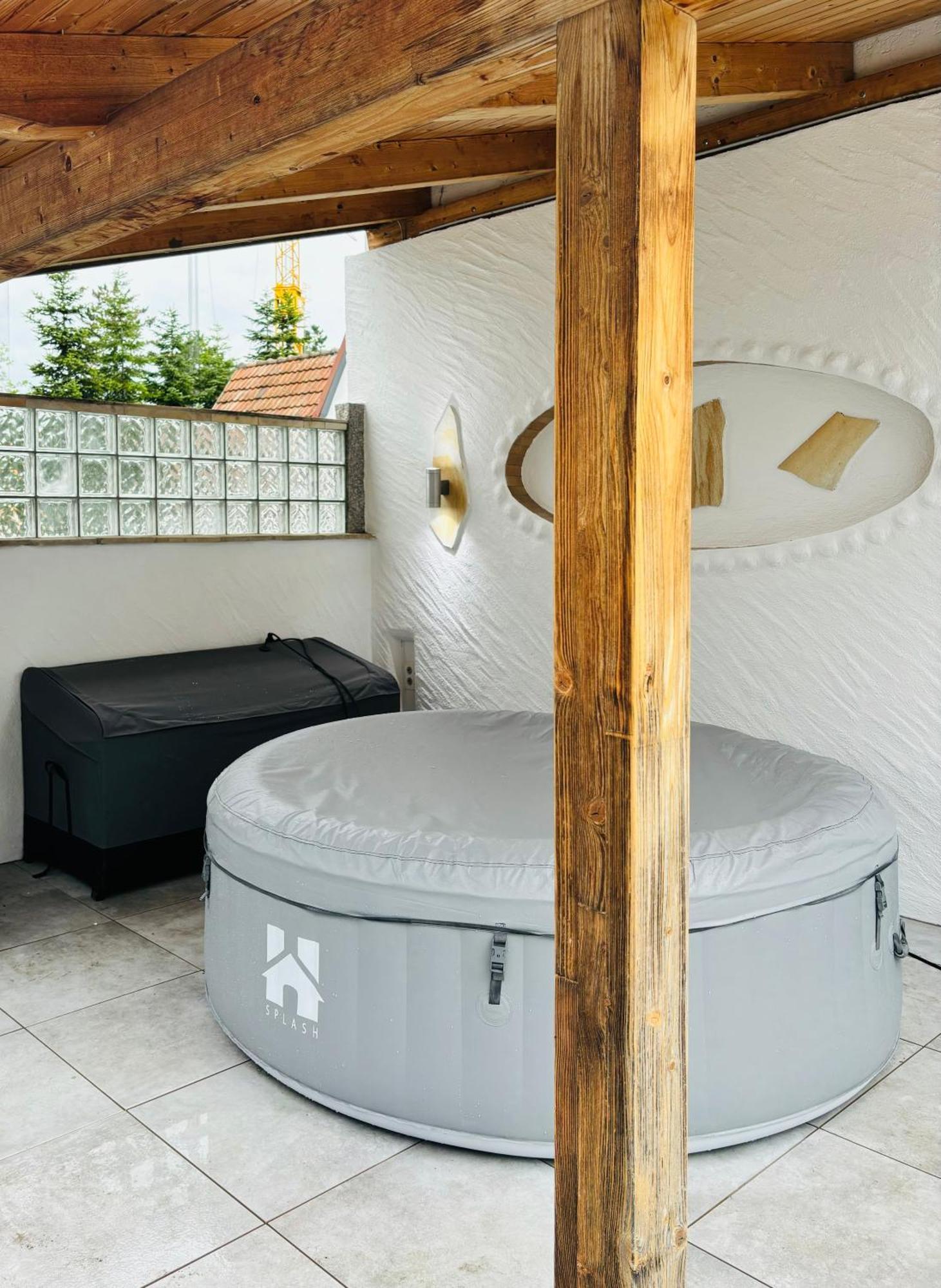 Jacuzzi Terrasse 55' Tv Kueche Regendusche Lägenhet Bad Bellingen Exteriör bild