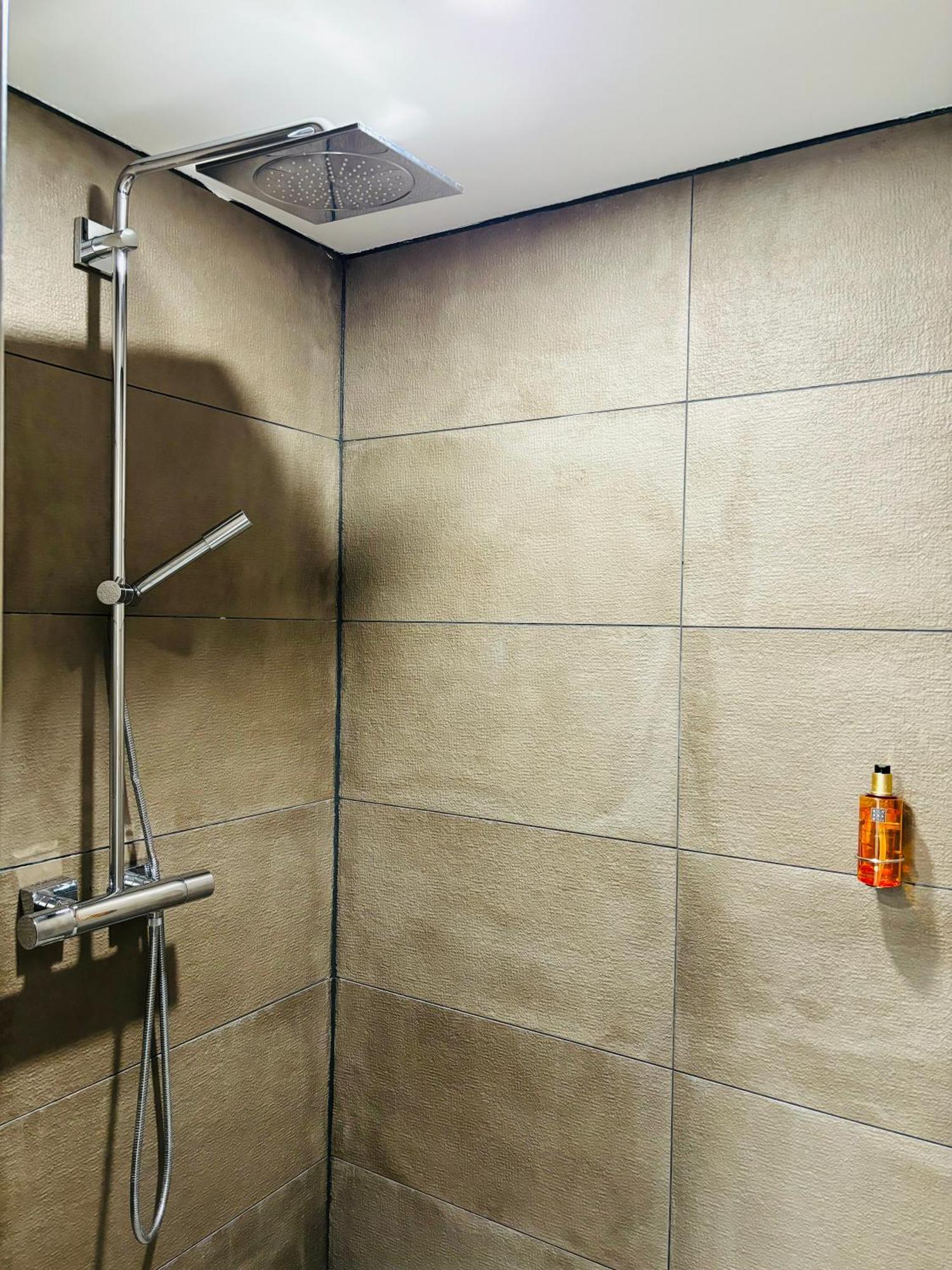 Jacuzzi Terrasse 55' Tv Kueche Regendusche Lägenhet Bad Bellingen Exteriör bild